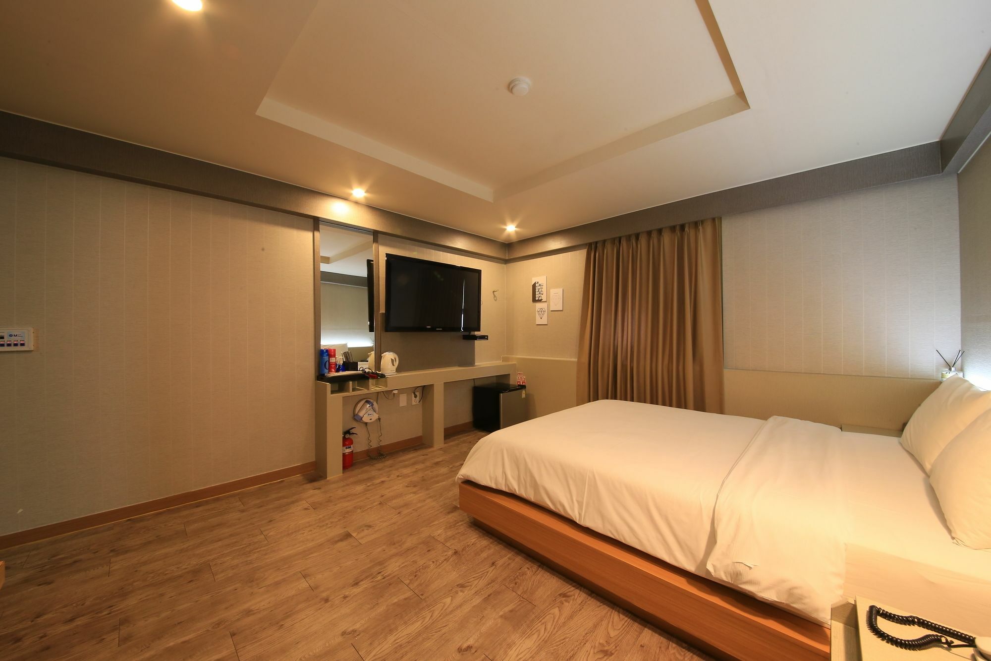 Hotel M Story Suwon Bagian luar foto